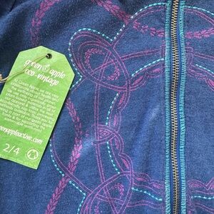 Green Apple Eco Bamboo Fitted Hoodie Embroidered Women’s Small- NWT